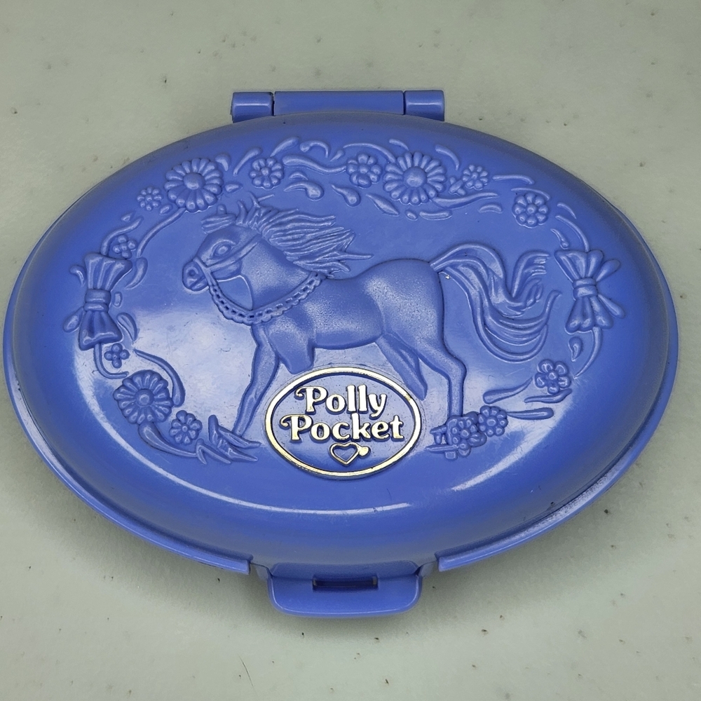 1995 Polly Pocket Unicorn Meadow Compact with Figures